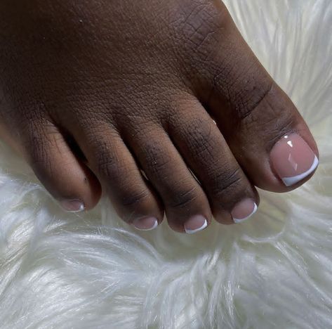 Pedicure French Tip Toes, French Pedicure Black Women, Pedicure Black Women, French Toes Pedicure, Nurse Nails, French Toe Nails, French Tip Toes, Toe Nail Colors, Mail Inspo