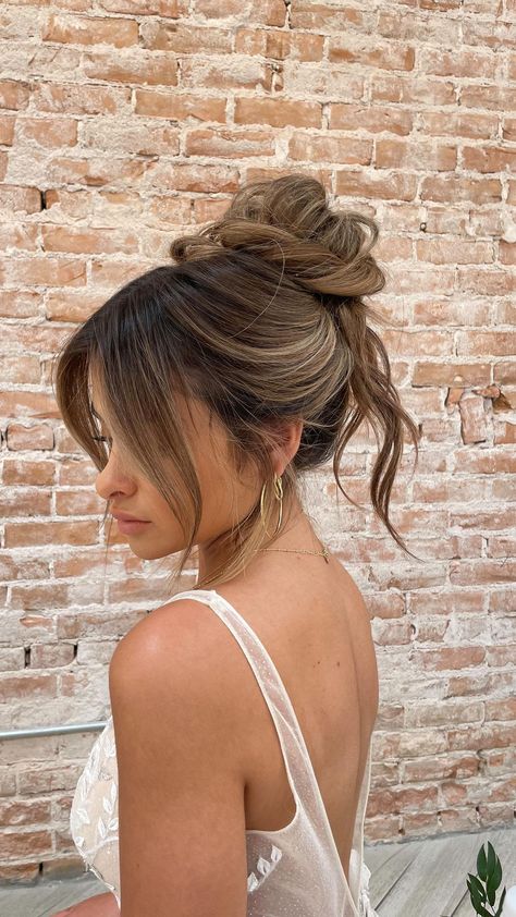 Check more at https://howcandothis.com/hairstyleideas/42769/ Hairby Chrissy, Tousled Updo, Bridesmaid Hair Inspo, Bridemaids Hairstyles, Wedding Hair Up, Guest Hair, Bridesmaid Hair Makeup, Hoco Hair Ideas Down, Hoco Hair Ideas Medium