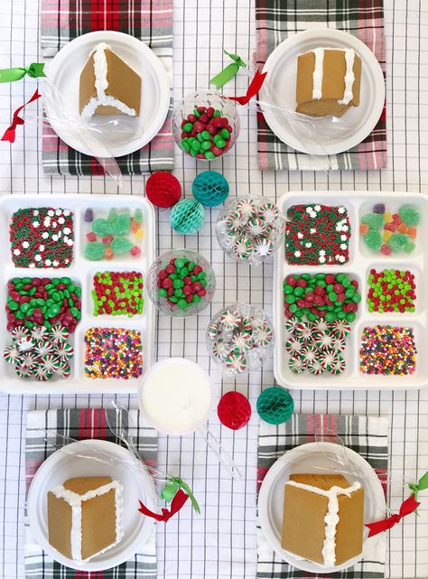 Gingerbread House Ideas For Kids, Christmas Hangout, New England Food, Gingerbread House Decorating Party, Gingerbread House Party, Cookies Jar, England Food, Gingerbread House Decorating, Healthy Christmas Recipes