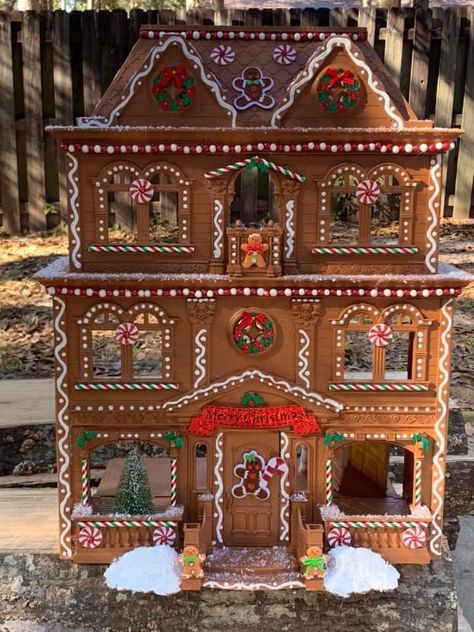 Dollhouse To Gingerbread House, Gingerbread Cardboard, Dollhouse Village, Gingerbread Dollhouse, Gingerbread Sign, Cardboard Gingerbread House, Gingerbread House Ideas, Christmas Dollhouse, Cozy Colors