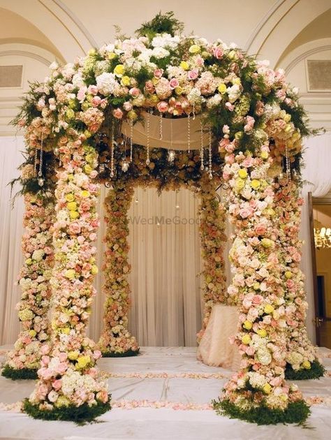 Wedding Innovations, Tantawan Bloom, Wedding Ceremony Arch, Mandap Decor, Garden Weddings Ceremony, Wedding Mandap, Indian Party, Floral Arrangements Diy, Ceremony Decor