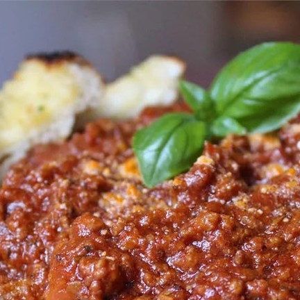 Allrecipes on Instagram Wedding Gift Spaghetti Sauce, The Best Spaghetti Sauce, Kale And Bean Soup, Best Spaghetti Sauce, Hamburger Dishes, Best Spaghetti, Pasta Meals, Spaghetti Sauce Recipe, Paleo Beef