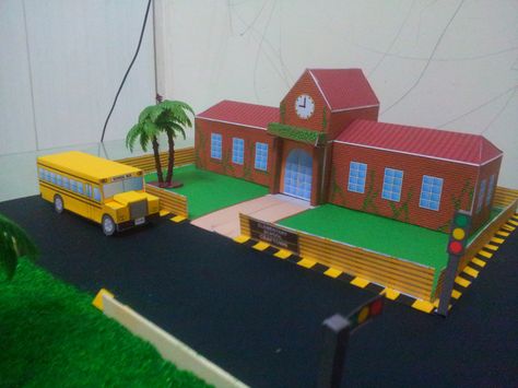 Miniature papercraft school building, road and bus Miniature School Building, Bus Papercraft, Miniature Classroom, Apple Unit Study, Science Exhibition Projects, Mini Funko Pop, Paper House Template, Miniature School, Do Crafts