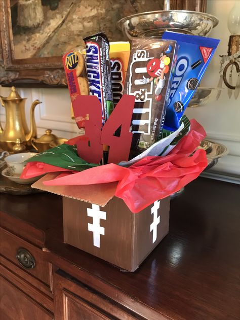 Football Player Gift Gifts For Boyfriend Football, Christmas Basket Gift Ideas Boyfriend, Football Goody Bags, Football Boyfriend Gifts, Football Game Gift, Football Gift Baskets, Christmas Basket Gift Ideas, Gift Ideas Boyfriend, Senior Night Football