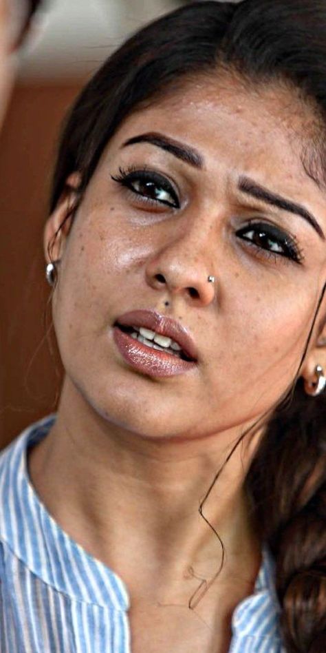 Nayanthara Face, Nayanthara Hairstyle, Allu Arjun Hairstyle, Actress Hairstyles, Actress Without Makeup, Beauty Face Women, Beautiful Smile Women, Close Up, Actresses