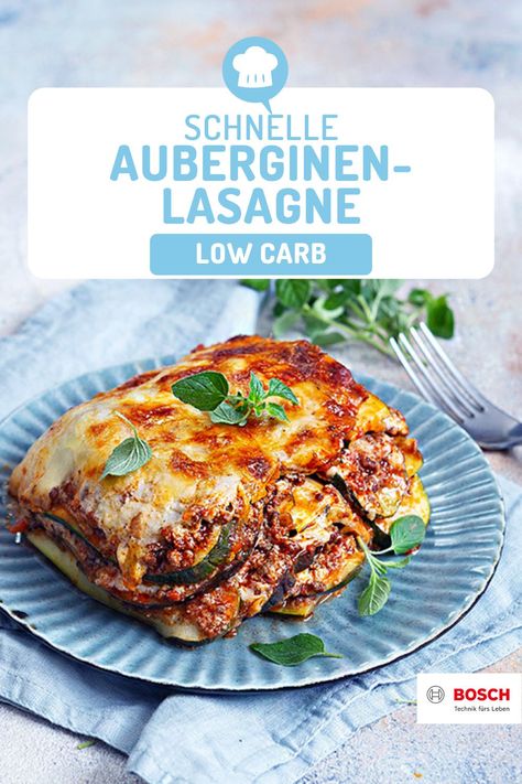 Lust auf Low-Carb-Soulfood? Dann ist diese Auberginen-Lasagne für dich – mit Hackfleisch, Tomaten, Sour Cream und Crème fraîche. Hier gibt's das Rezept. Low Carb Lasagne, Zucchini Aubergine, Jam Jam, Low Carb Pizza, Pizza Pasta, Salmon Burgers, Sour Cream, Brownies, Meal Prep