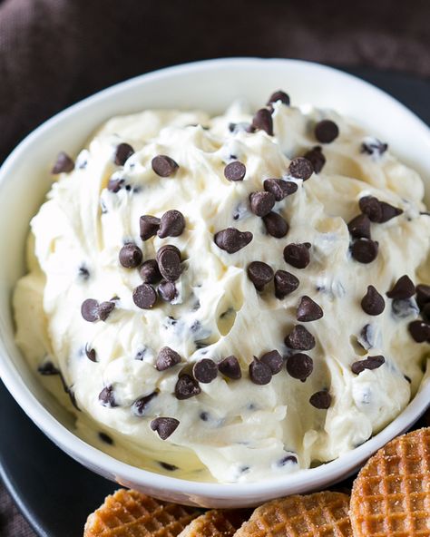 Insanely delicious chocolate chip cheesecake dip which is the perfect dessert dip for every occasion! It's a crowd pleaser and just right for the holidays. Chocolate Chip Cheesecake Dip, Chocolate Dipped Cheesecake, Dessert Dip, Cheesecake Dip, Chocolate Chip Cheesecake, Gluten Free Dessert, Salsa Dip, Dessert Dips, Chip Dip