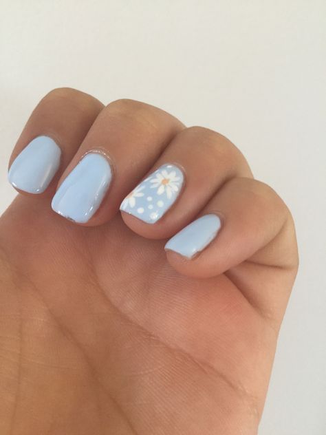 Light Blue Nails Simple Design, Gel Nail Designs For Summer Short Blue, Light Blue Nails With Simple Design, Fun Summer Nails Short Square, Cute Shellac Nails For Summer, Blue Design Nails Short, Cute Nails For April, Nails Shellac Ideas Summer, Light Blue Nail Designs Short