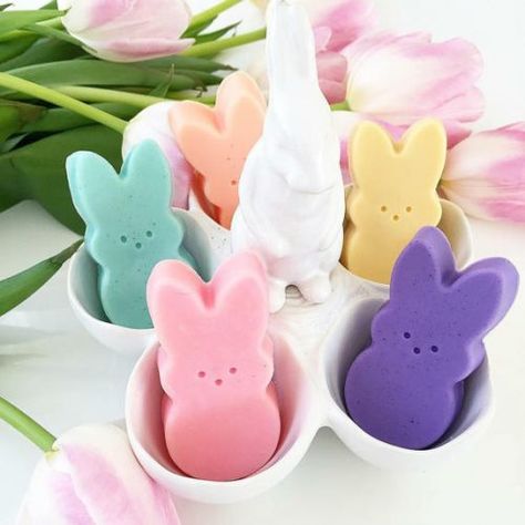 Easter Soap, Easter Gift For Adults, Somebunny Loves You, Diy Frühling, Candy Easter Basket, Soap Gifts, Soap Gift Set, Easter Gifts For Kids, Easter Gift Baskets