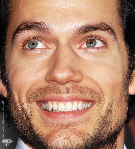 Actor Henry Cavill has sectoral heterochromia in his left eye.  It is mostly blue, with a couple of brown streaks. Henry Cavill Immortals, Henry Cavill Smile, Henry Cavill Superman, Heterochromia Eyes, Henry Cavill Eyes, Different Colored Eyes, Love Henry, Henry Williams, Le Male