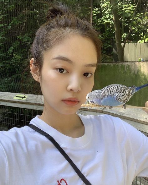 Jennie Blackpink No Makeup, Bare Face, No Makeup, Skin Complexion, Jennie Kim Blackpink, Photo Makeup, Uzzlang Girl, Face Photo, Cute Couple Selfies