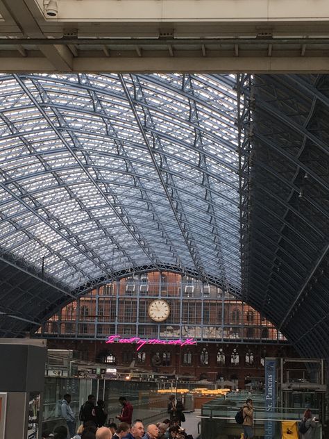 St Pancras station, London St Pancras Station London, St Pancras Station, St Pancras, Louvre, Train, London, Bedroom, Building, Wall