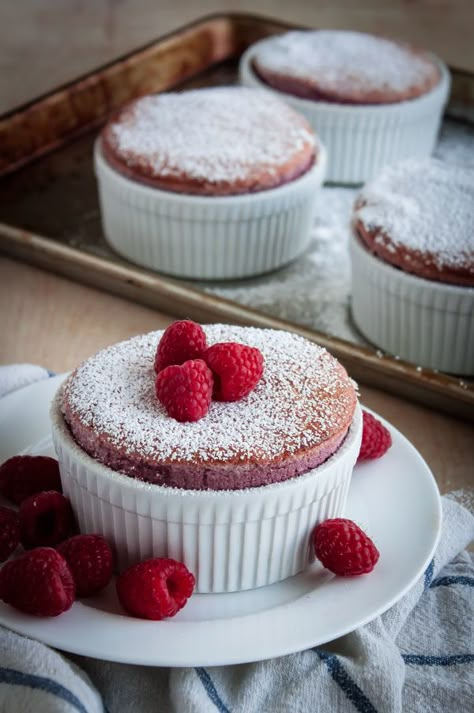 Raspberry Souffle Recipes, Summer Tapas, Raspberry Souffle, Dessert Souffle, Raspberry Recipe, Raspberry Puree, Souffle Recipes, Raspberry Recipes, Molten Chocolate