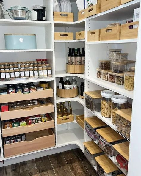 Bamboo Pantry Organization, Pantry Lazy Susan, Lazy Susan Kitchen, Cocina Ideas, Dream Pantry, Pantry Inspiration, House Pantry, Bamboo Storage, Built In Pantry