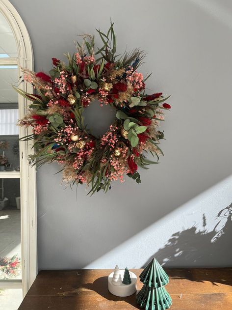 Don’t you love the little details when transforming your home into a winter wonderland? 

We’ve rounded up 30 creative holiday decor ideas that will inspire you to deck the halls and every corner of your home with seasonal cheer. Eucalyptus Christmas, Table Piece, Rustic Christmas Wreath, Artificial Eucalyptus, Green Eucalyptus, Dried Flower Wreaths, Table Arrangement, Eucalyptus Wreath, Xmas Wreaths