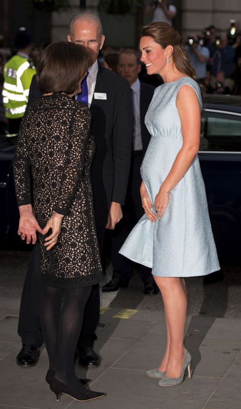 Kate Middleton Pregnancy Style, Kate Middleton Maternity Style, Kate Middleton Shoes, Maternity Looks, Kate Middleton Pregnant, Looks Kate Middleton, All Black Dresses, Princess Kate Middleton, Middleton Style