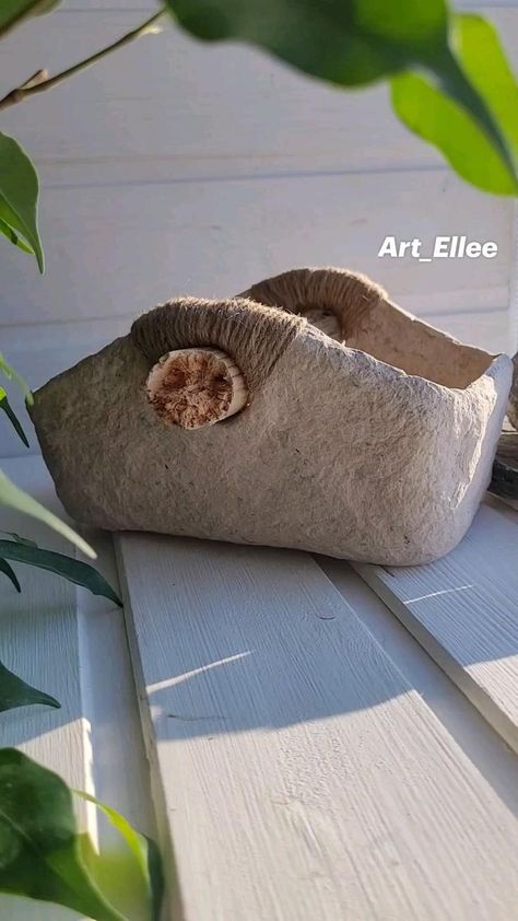 Paper Clay Art, Paper Mache Bowls, Paper Mache Clay, Basket Crafts, Paper Mache Art, Paper Mache Crafts, Clay Diy Projects, Art Decor Diy, Concrete Crafts