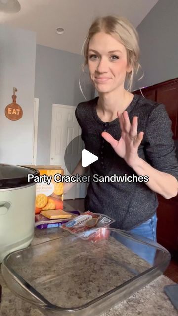 Andrea on Instagram: "✨Party Cracker Sandwiches✨ Great after school snack!  Roll and a half of butters rounds  Colby Jack Cheese  Pepperoni 2-3 per cracker  1/2 stick butter melted  1 tsp garlic powder  1 tsp onion powder  1 tsp red pepper flakes  2 tsps ranch seasoning   1. In a 9x13 pan layer your crackers with pepperoni then cheese and top with crackers, like a sandwich.  3. Melt 1/2 a stick of butter and add all your seasonings.  5. Spread the butter mixture over the crackers  6. bake at 350 for 13-15 minutes. Enjoy!" Ritz Cracker Recipes Snacks, Ritz Sandwiches, Cheese Boat, Condensed Milk Recipes Desserts, Cracker Sandwiches, Milk Recipes Dessert, Party Mix Snacks, Ritz Cracker Recipes, Party Crackers