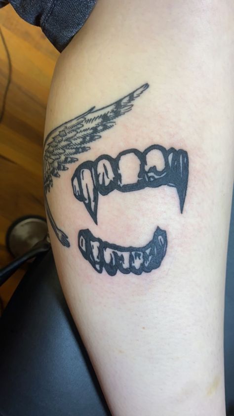 @medicinalmegz on insta, tattoo, fangs, blackwork, contrast Vampire Fang Tattoo, Pepper Shading Tattoo, Vampire Fangs Tattoo, Fang Tattoo, Nosferatu Tattoo, Vampire Tattoo Ideas, Fangs Tattoo, Vampire Teeth Tattoo, Lost Boys Tattoo