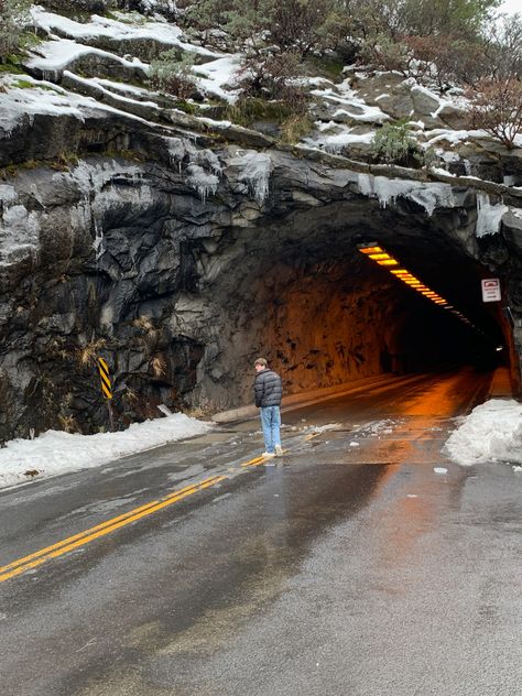 #nationalparks #travel #winter #ski #aesthetic #yosemite #recipe Winter Ski Aesthetic, Yosemite National Park Aesthetic, Yosemite Aesthetic, Winter Yosemite, National Park Aesthetic, Yosemite Winter, Park Aesthetic, Cali Trip, Ski Aesthetic