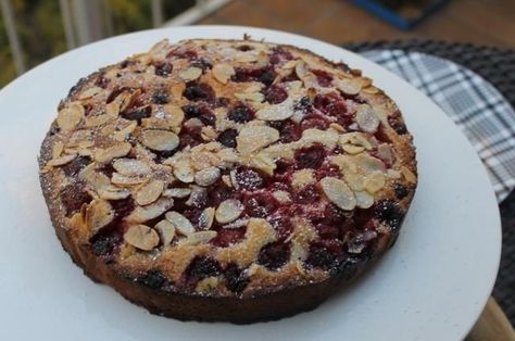 Gluten Free Baking Recipes, Raspberry Almond Cake, Moist Orange Cake, Raspberry And Almond Cake, Yoghurt Cake, Raspberry Almond, Rich Desserts, Berry Cake, Best Gluten Free Recipes