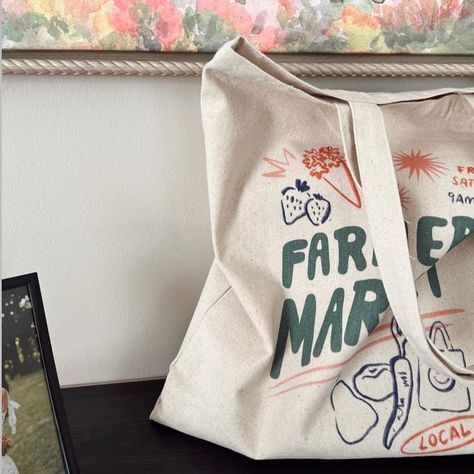 This will hands down be your new favorite bag 🤩 📷: @_hannahconatser 💼: Farmers Market Tote August 10, Market Tote, Farmers Market, Farmer, Tote Bag, Marketing, On Instagram, Quick Saves, Instagram