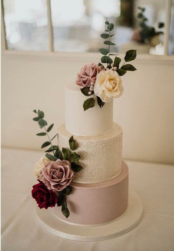 Mauve Cake Ideas, Dusty Rose Cake Wedding, Hunter Green And Mauve Wedding, Burgundy And Dusty Rose Wedding Cake, Dusty Rose Wedding Cake Ideas, Mauve Wedding Cake Ideas, Dusty Rose Cake, Wedding Cake Dusty Rose, Mauve And White Wedding