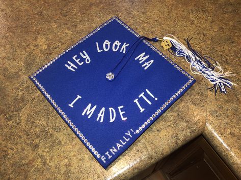 Hey look ma I made it! P!ATD graduation cap Brendon Urie Panic! At the Disco Hey Look Ma I Made It Grad Cap, Graduation Cap Pictures, Trouser Ideas, Graduation Diy Decorations, Graduation Cap Designs College, Graduation Things, Diy Graduation Decorations, Year Board, College Grad Cap Ideas