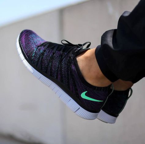 Nike Free Flyknit, Basket Style, Nike Free Run, Nike Free Shoes, Nike Shoes Outlet, Cheap Nikes, Running Shoes Nike, Shoes Outlet, Crazy Shoes