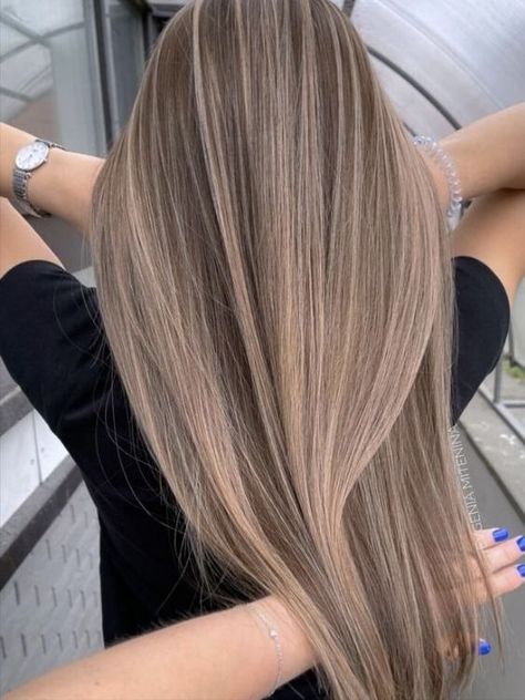 Blonde Light Brown Hair, Dark Ash Blonde Hair, Light Brunette Hair, Rambut Brunette, Summer Blonde Hair, Hair Blond, Brown Hair Inspo, Brunette Hair With Highlights, Brown Hair With Blonde Highlights