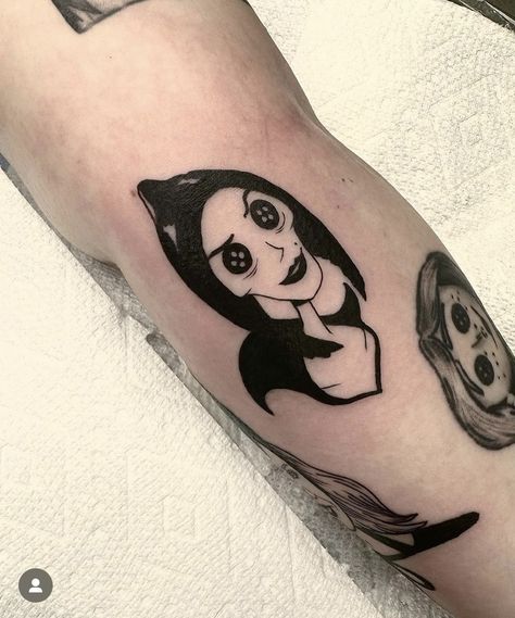 Spooky Friendship Tattoos, The Other Mother Tattoo, The Craft Tattoo, Tattoo Prints, Coraline Tattoo, Mother Tattoos, Forearm Tattoo Women, Friendship Tattoos, Black Ink Tattoos