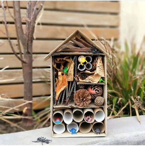 Diy Bug Hotel, Toilet Paper Roll Diy, Mini Beasts, Diy Kids Room Decor, Recycle Crafts Diy, Bee Hotel, Bug Hotel, Insect Hotel, Finding Myself