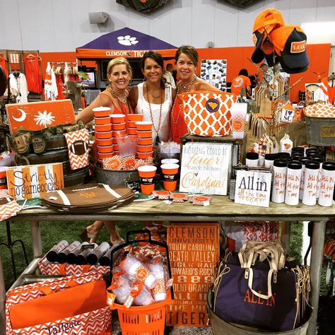 Clemson Centerpieces, Clemson Gameday Outfit Mom, Clemson Tailgate Food, Clemson Party Ideas, Clemson Graduation Party, Clemson Birthday, Clemson Crafts, Clemson Party, Auburn Tailgate