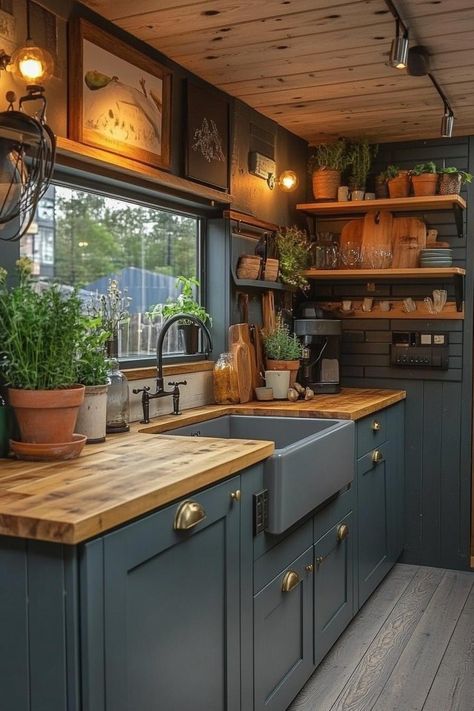 20 Genius Tiny Kitchen Ideas for Small Apartments 57 Small Gallery Kitchen Ideas, 2024 Small Kitchen Trends, No Cabinet Kitchen, Tiny Home Kitchen Layout, City Kitchen Ideas, Tiny Home Kitchen Ideas, Small Open Kitchen, Adu Interior, Tiny Cabin Kitchen