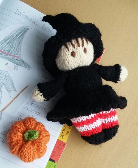 Witches Hat Pattern, Halloween Knitting Patterns Free, Knit Doll Hat, Knitted Halloween, Halloween Knitting Patterns, Knitting Bear, Halloween Knitting, Fall Knitting Patterns, Halloween Witch Dolls