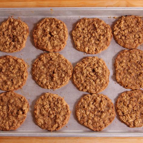 Brown Sugar Oatmeal Cookies, Oatmeal Cookies Easy, Brown Sugar Oatmeal, Brown Sugar Cookies, Cinnamon Oatmeal, Crispy Cookies, Cinnamon Cookies, Oatmeal Cookie Recipes, Ree Drummond