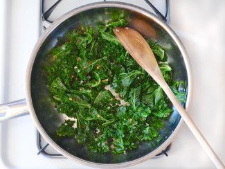 How to Saute Kale - Allow to Wilt Saute Kale, Cook Kale, Wilted Kale, How To Make Kale, Braised Kale, How To Cook Kale, Sauteed Kale, Fried Mushrooms, Kale Recipes