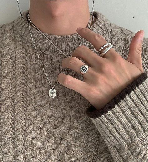 Hand With Ring, Hands With Rings, Guy Jewelry, Mens Aesthetic, Streetwear Jewelry, Boys Necklace, Mens Rings Fashion, Boys Jewelry, Guys Clothing Styles