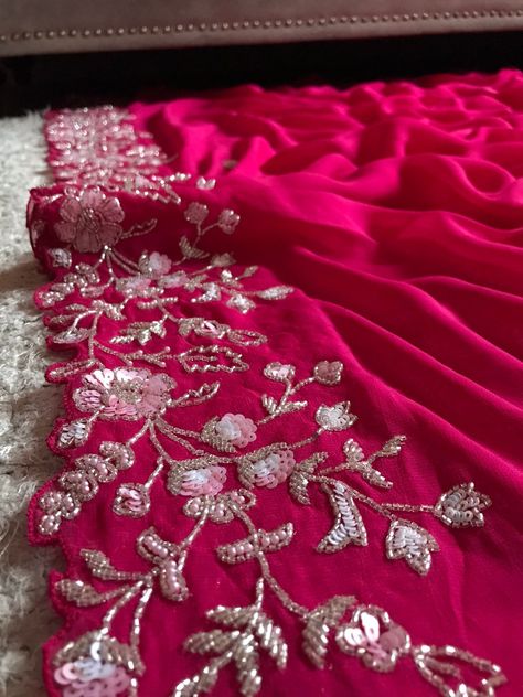 Handwork Dupatta Design, Saree Handwork Designs, Marwadi Saree, Handwork Designs, Red Dupatta, Saree Painting Designs, Lace Fancy, Wedding Outfits For Women, Tulle Cape