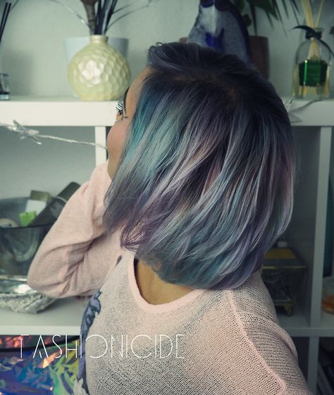 DIY // How to: Smokey Pastel Moonstone Hair using Pravana Locked In Dye! - Fashionicide // Fashion, Makeup and Beauty - with a difference Moonstone Hair, Smokey Hair, Brown Hair Inspiration, Hair With Lowlights, Hair Color Pastel, Hair Dye Ideas, Beautiful Hair Color, Pretty Hair Color, Edgy Hair