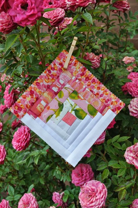 Mini Patchwork, Watercolor Quilt, Log Cabin Quilt Pattern, Log Cabin Quilt Blocks, Missouri Star Quilt Company, Flower Quilts, Log Cabin Quilts, Log Cabin Quilt, Missouri Star Quilt