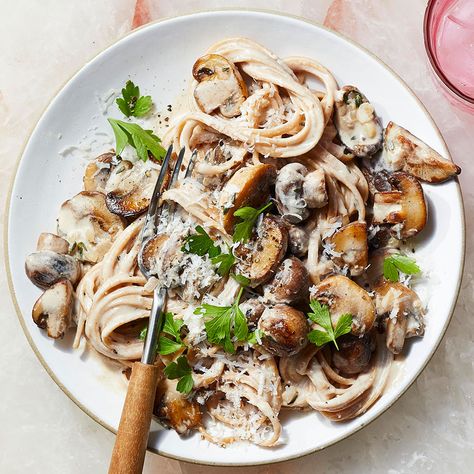 Creamy Linguine, Protein Pasta Recipes, Mediterranean Meal Plan, Monday Dinner, High Protein Pasta, Pasta Creamy, Mushroom Recipes Healthy, Protein Vegetarian, Cozy Dinners