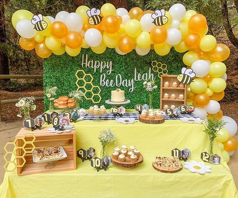 Happy Bee Day Birthday, Bee Birthday Backdrop, Bee Backdrop Ideas, 3rd Birthday Bee Theme, Bee Themed Birthday Party Backdrop, Bee Party Backdrop, Bee Day Party Decoration, First Bee Day Backdrop, Honey Themed Party Decor