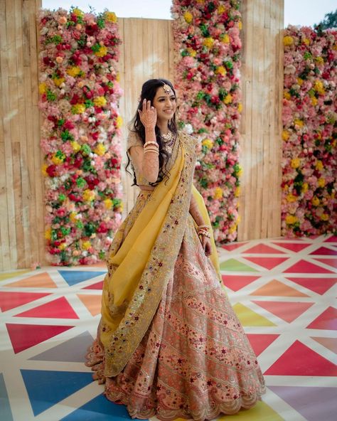 The Most Gorgeous Mehendi Outfits Real Brides Wore On Their Coronial Weddings | WedMeGood Mehendi Outfits For Bride, Indian Wedding Fashion, Mehendi Outfits, Indian Outfits Lehenga, Wedding Lehenga Designs, Anamika Khanna, Indian Bride Outfits, Half Saree Designs, Indian Dresses Traditional