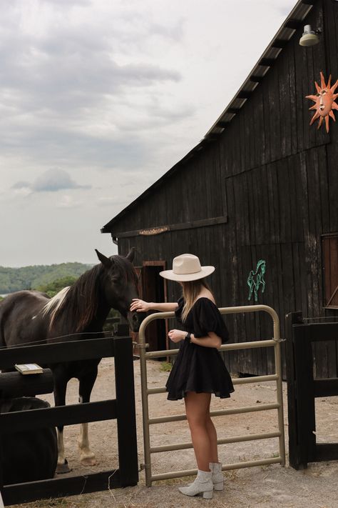 #aesthetic #fashion #country #tennessee #horses #bougie #lifestyle #pinterest #influencer #foryoupage Tenesse Girl Aesthetic, Bougie Lifestyle, Country Girl Aesthetic, Tennessee Girls, Country Girl, Country Girls, Aesthetic Fashion, Us Travel, Tennessee