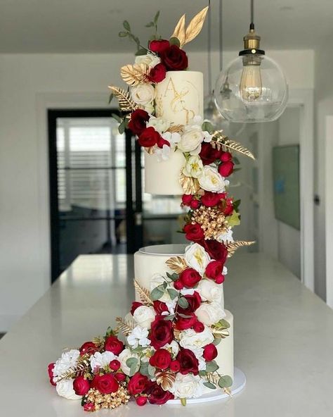 Wedding cakes decor inspo, Wedding cake ideas, cute wedding cakes, cake decor, cake decorating Cute Wedding Cakes, Wedding Cake Designs Simple, Anniversary Cake Designs, Cakes Decor, Cake Structure, Fondant Cake Designs, Wedding Cake Roses, Wedding Cake Ideas, Wedding Cake Photos