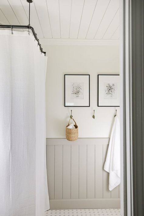 Makeover Kamar Mandi, Shiplap Bathroom, Diy Bathroom Makeover, Small Bathroom Makeover, Downstairs Bathroom, Corner Shower, Upstairs Bathrooms, Full Bathroom, Bathroom Renos