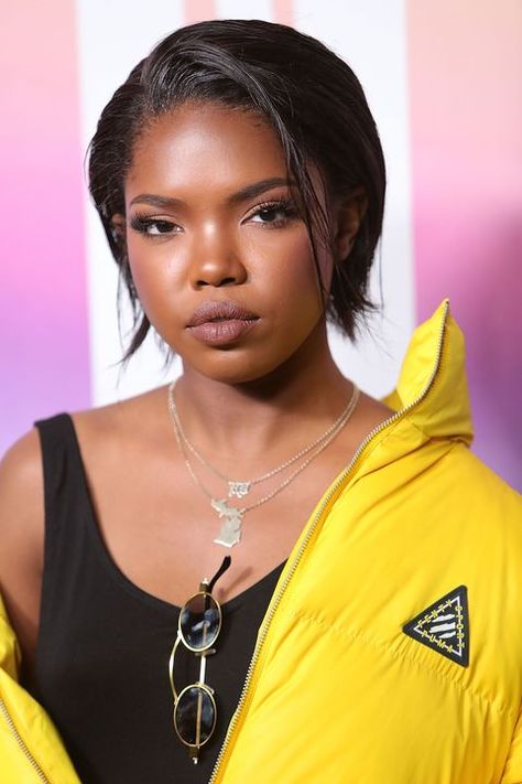 Fenty Puma By Rihanna - Front Row & Backstage - September 2017 - New York Fashion Week Ryan Destiny Short Hair, Ryan Destiny Hairstyles, Ryan Destiny, Grown Out Pixie, Chic Haircut, Hair Clasp, Bright Blonde, Blonde Pixie Cuts, Hair Color Pink