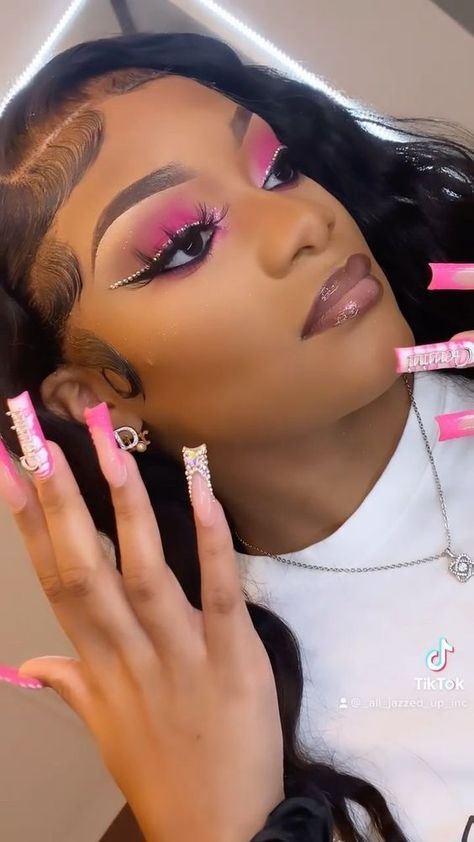 Pink Soft Glam Makeup Black Women, Rhinestones Makeup, Sweet 16 Makeup, Birthday Makeup Looks, Glitter Makeup Looks, Rhinestone Makeup, Prom Eye Makeup, Prom Makeup Looks, Cute Eye Makeup