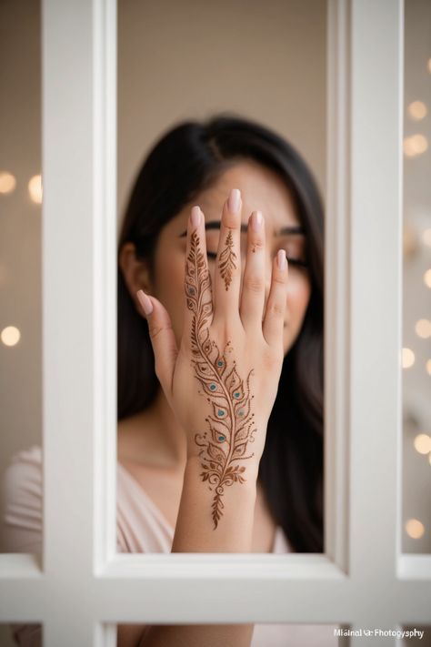 Feather Mehndi, Minimalist Mehndi, Simple Henna Designs Hand, Engagement Mehendi, Peacock Mehndi, Peacock Mehndi Designs, Buddha Painting Canvas, American Traditional Tattoos, Henna Inspo